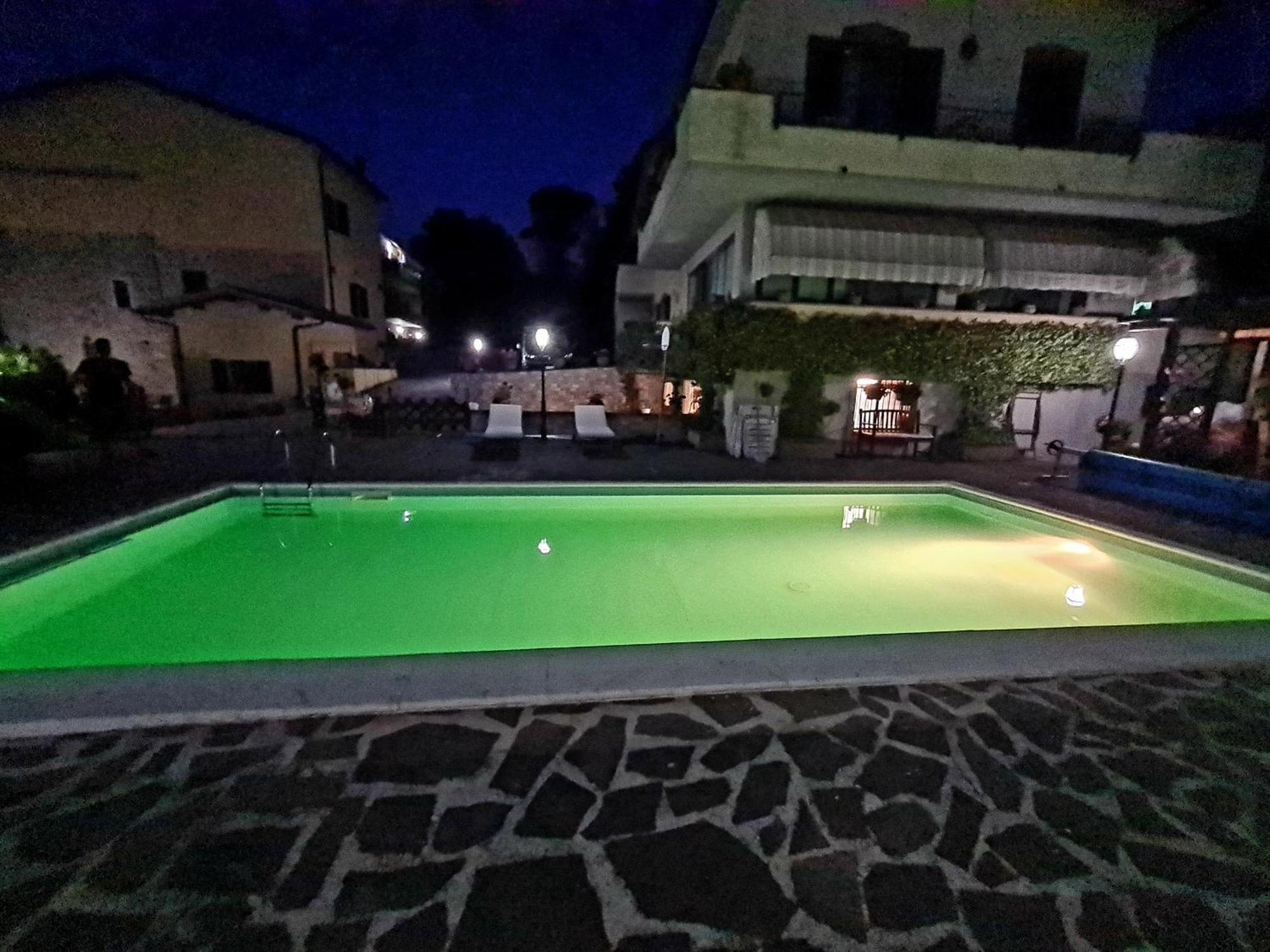 Lucky Garden Bed and Breakfast Bevagna Esterno foto